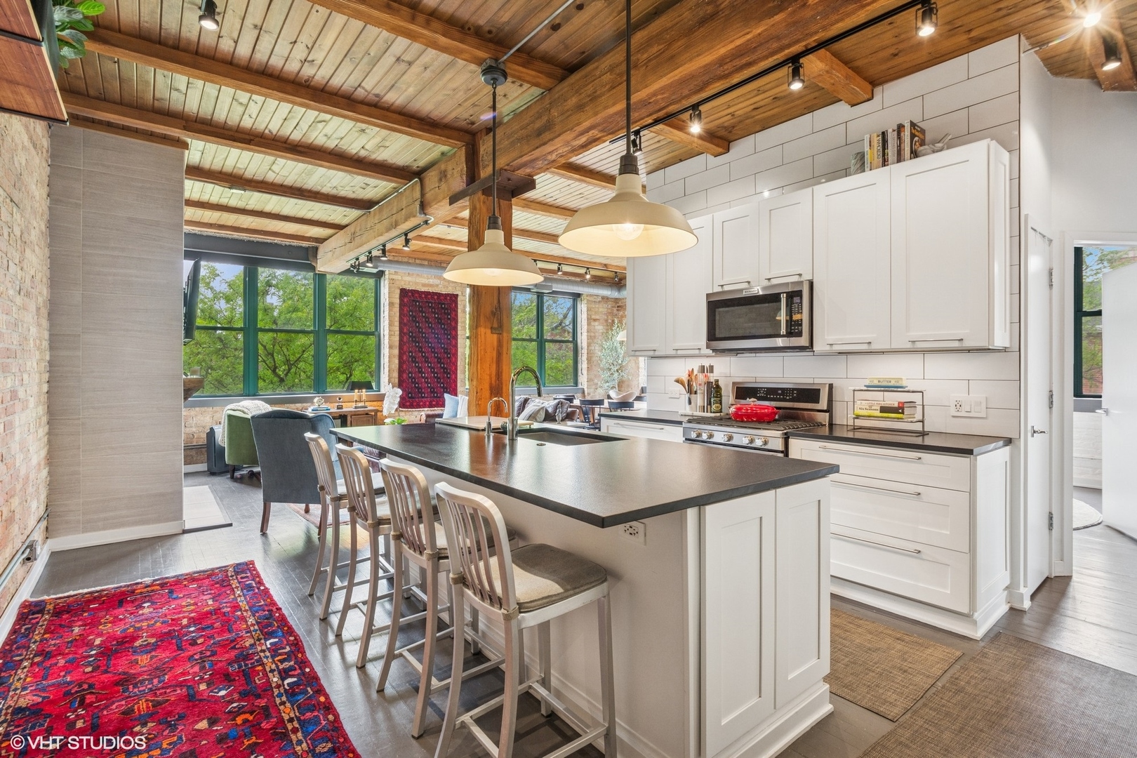 835 N Wood Street Unit: 301