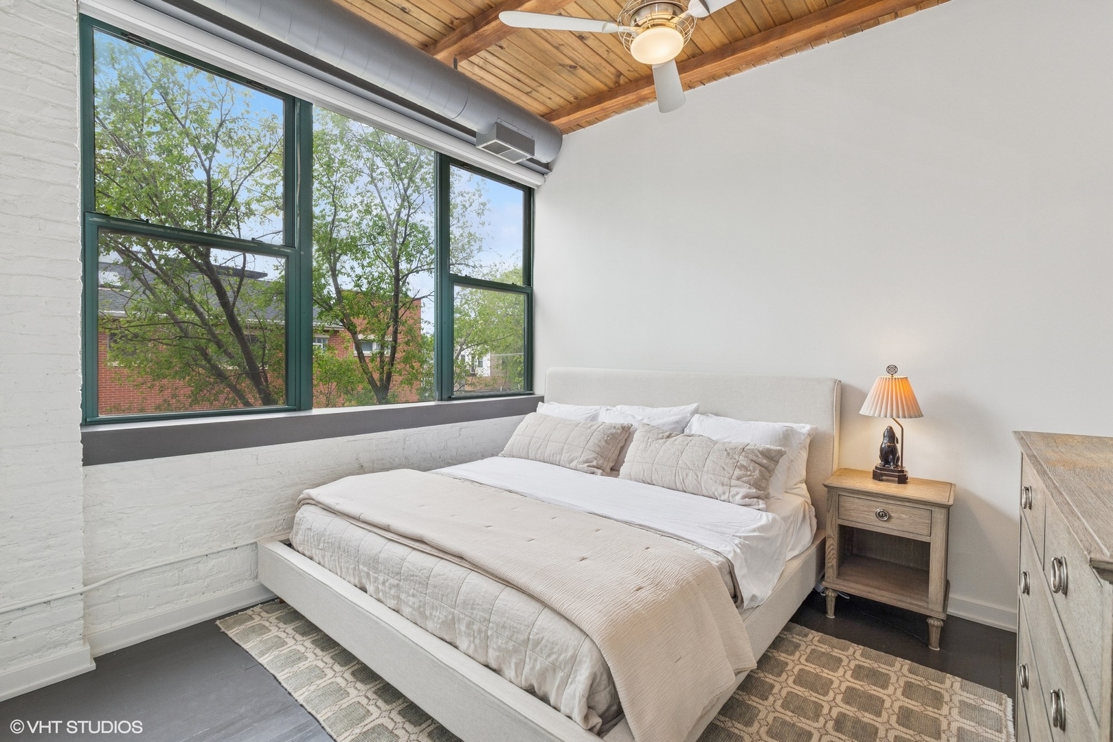 835 N Wood Street Unit: 301
