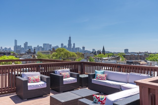835 N Wood Street Unit: 301