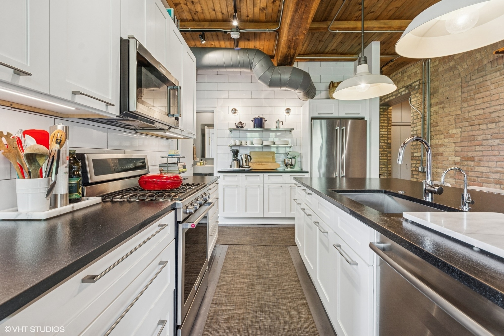 835 N Wood Street Unit: 301