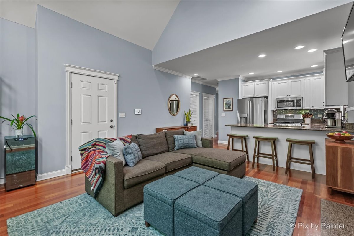 4946 N DAMEN Avenue Unit: 3N