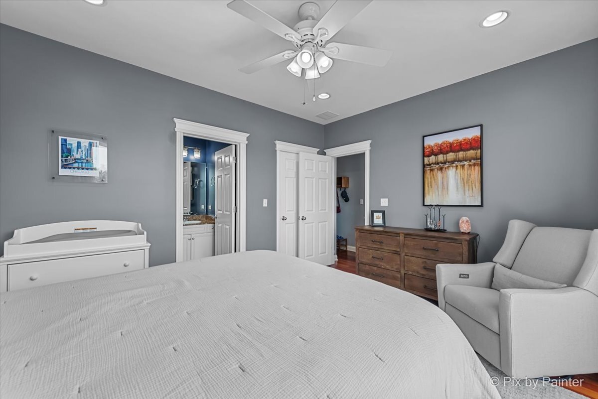 4946 N DAMEN Avenue Unit: 3N