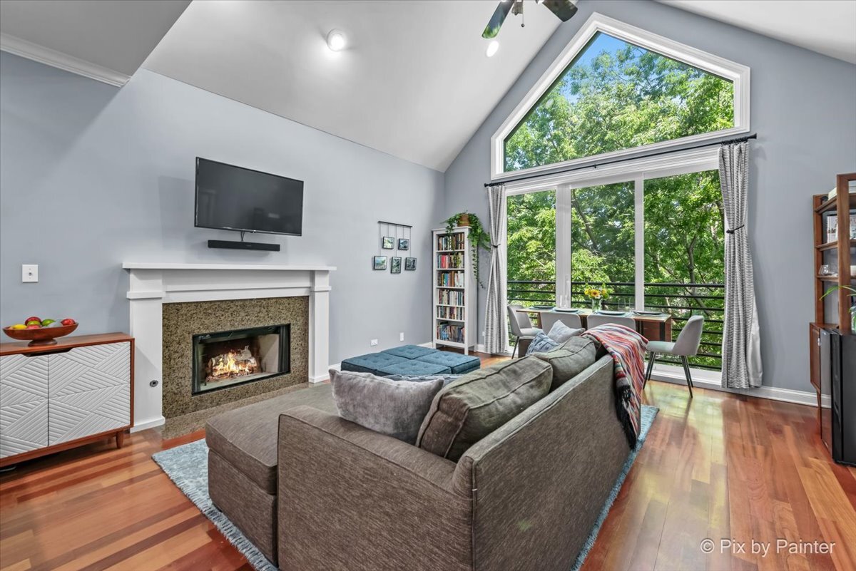 4946 N DAMEN Avenue Unit: 3N