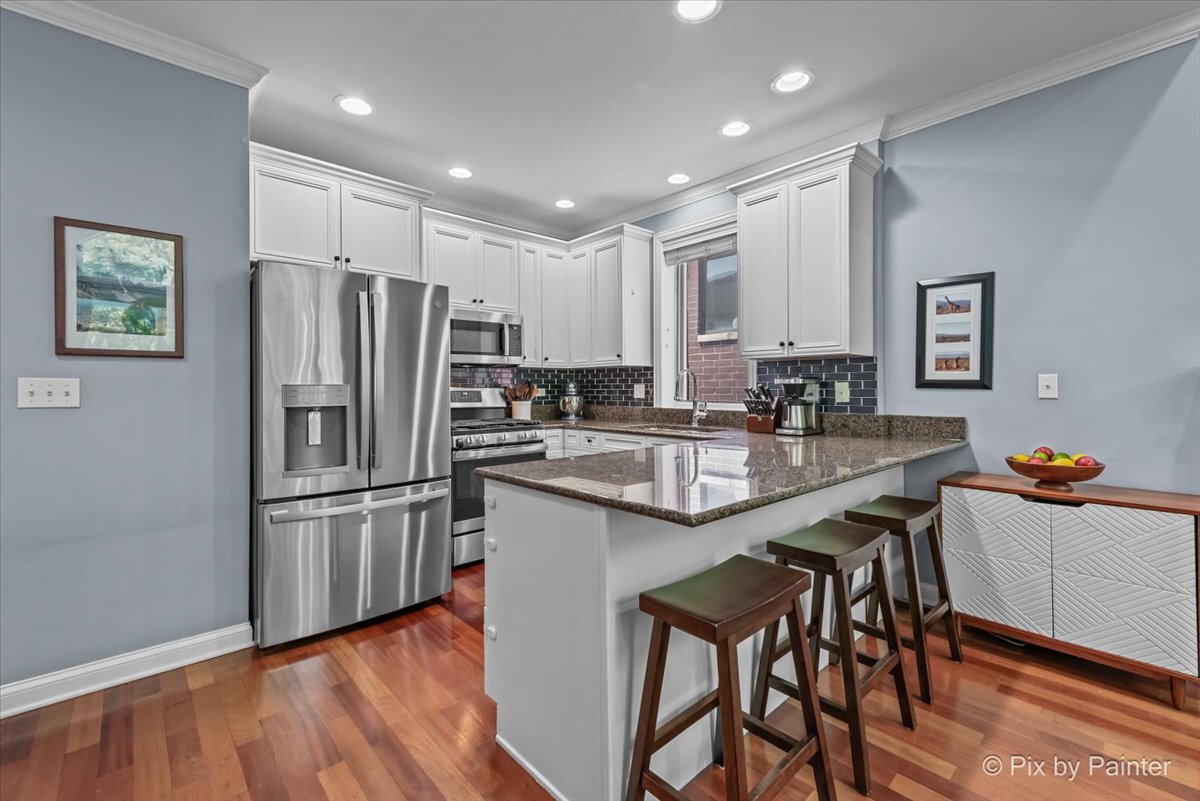 4946 N DAMEN Avenue Unit: 3N