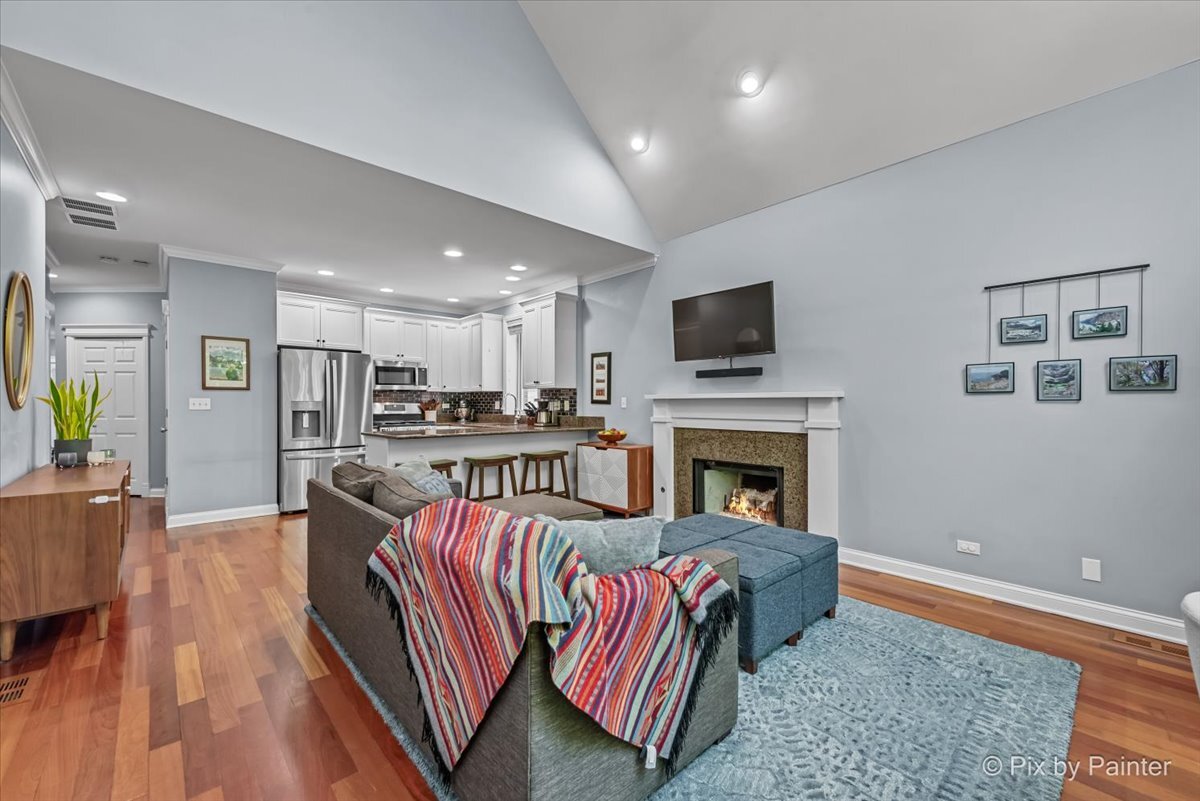 4946 N DAMEN Avenue Unit: 3N