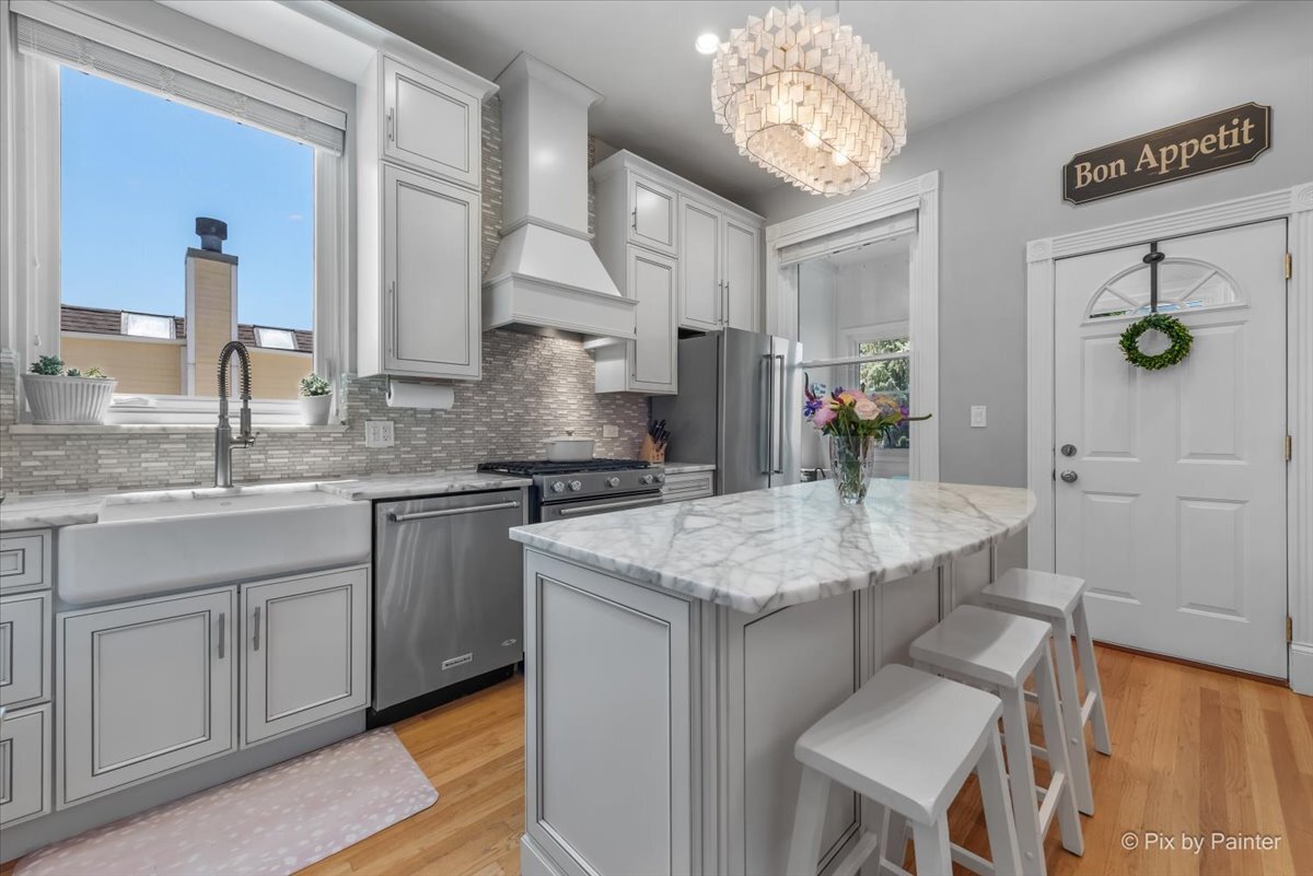 3028 N Kenmore Avenue Unit: 3