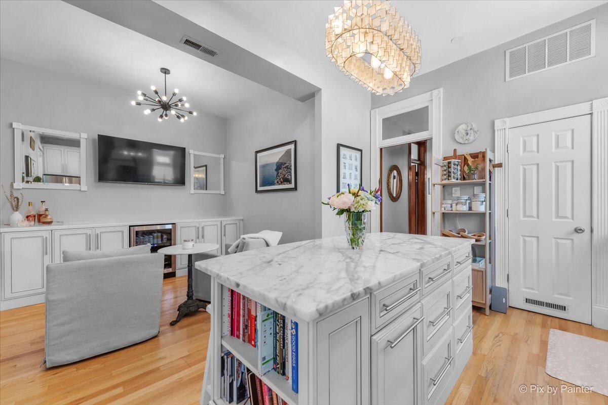 3028 N Kenmore Avenue Unit: 3