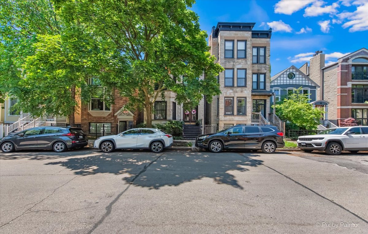 3028 N Kenmore Avenue Unit: 3