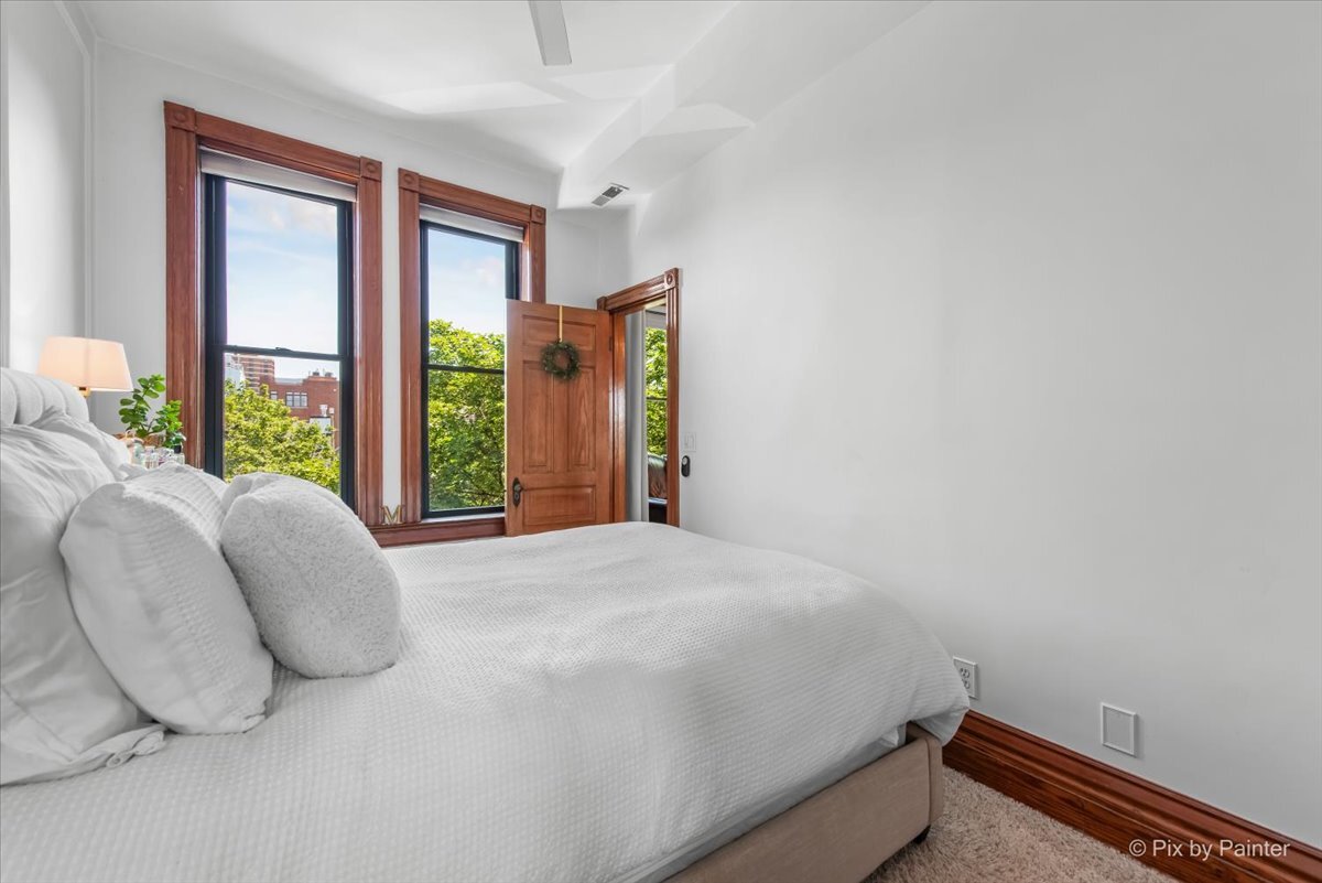 3028 N Kenmore Avenue Unit: 3
