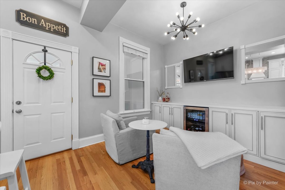 3028 N Kenmore Avenue Unit: 3