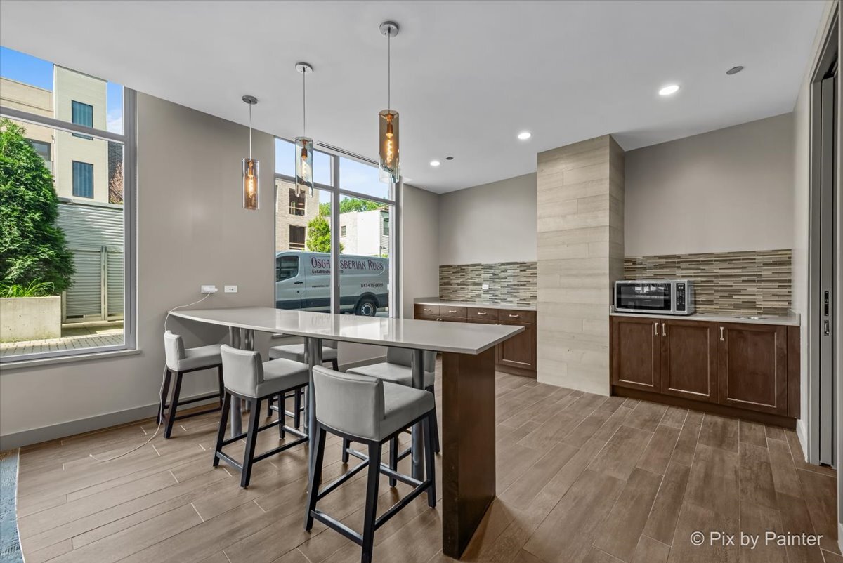 540 W Webster Avenue Unit: 908