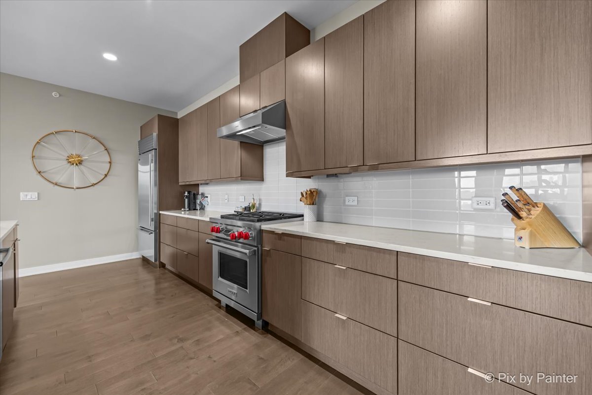 540 W Webster Avenue Unit: 908