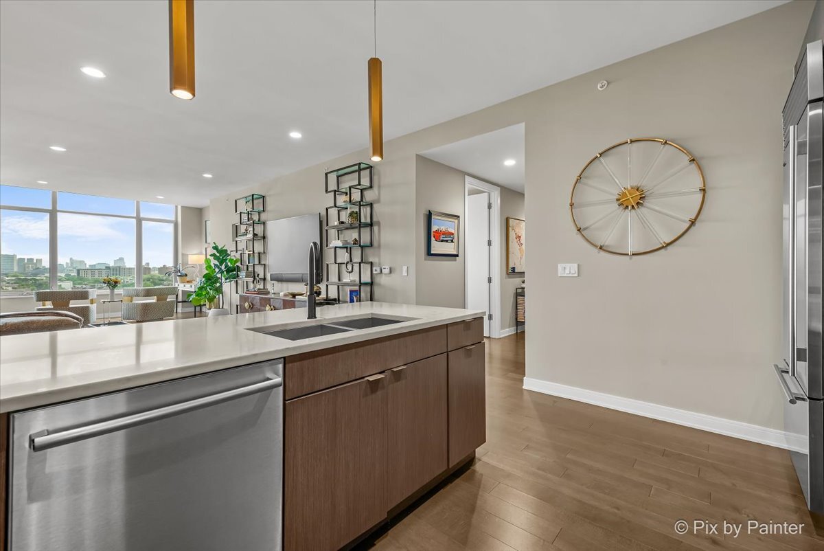 540 W Webster Avenue Unit: 908