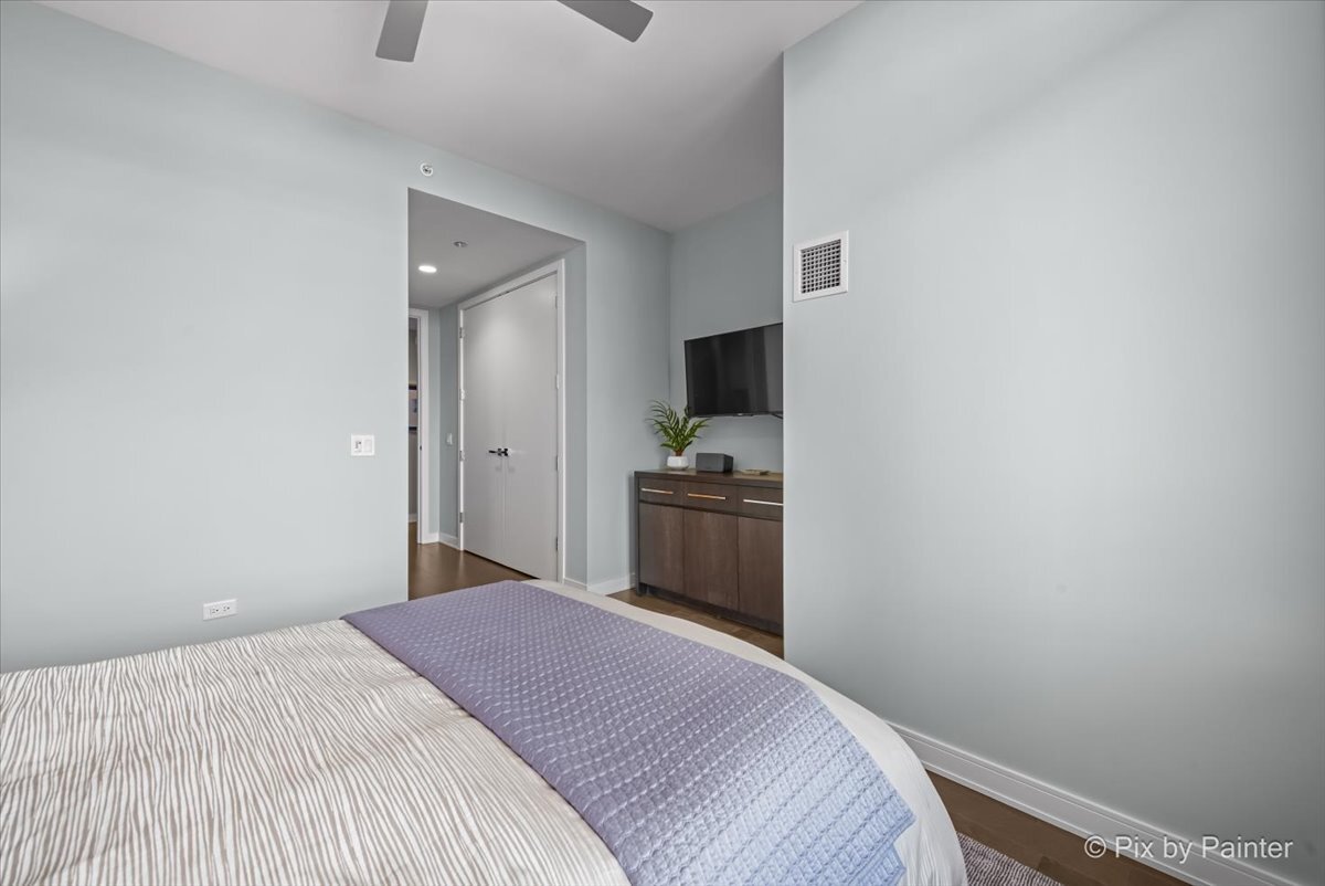 540 W Webster Avenue Unit: 908