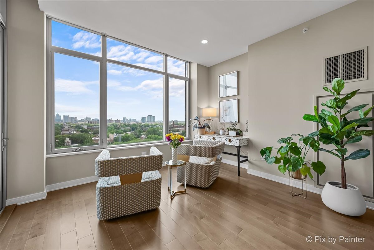 540 W Webster Avenue Unit: 908