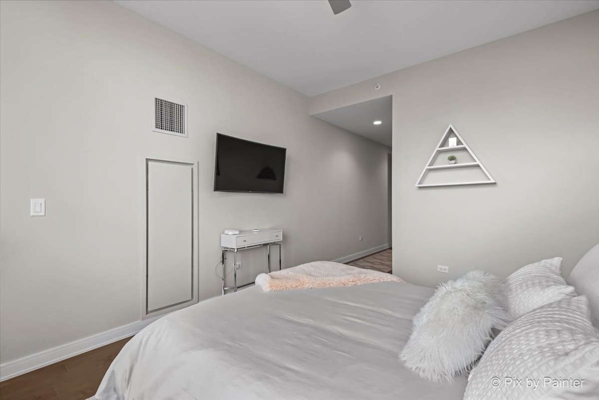 540 W Webster Avenue Unit: 908