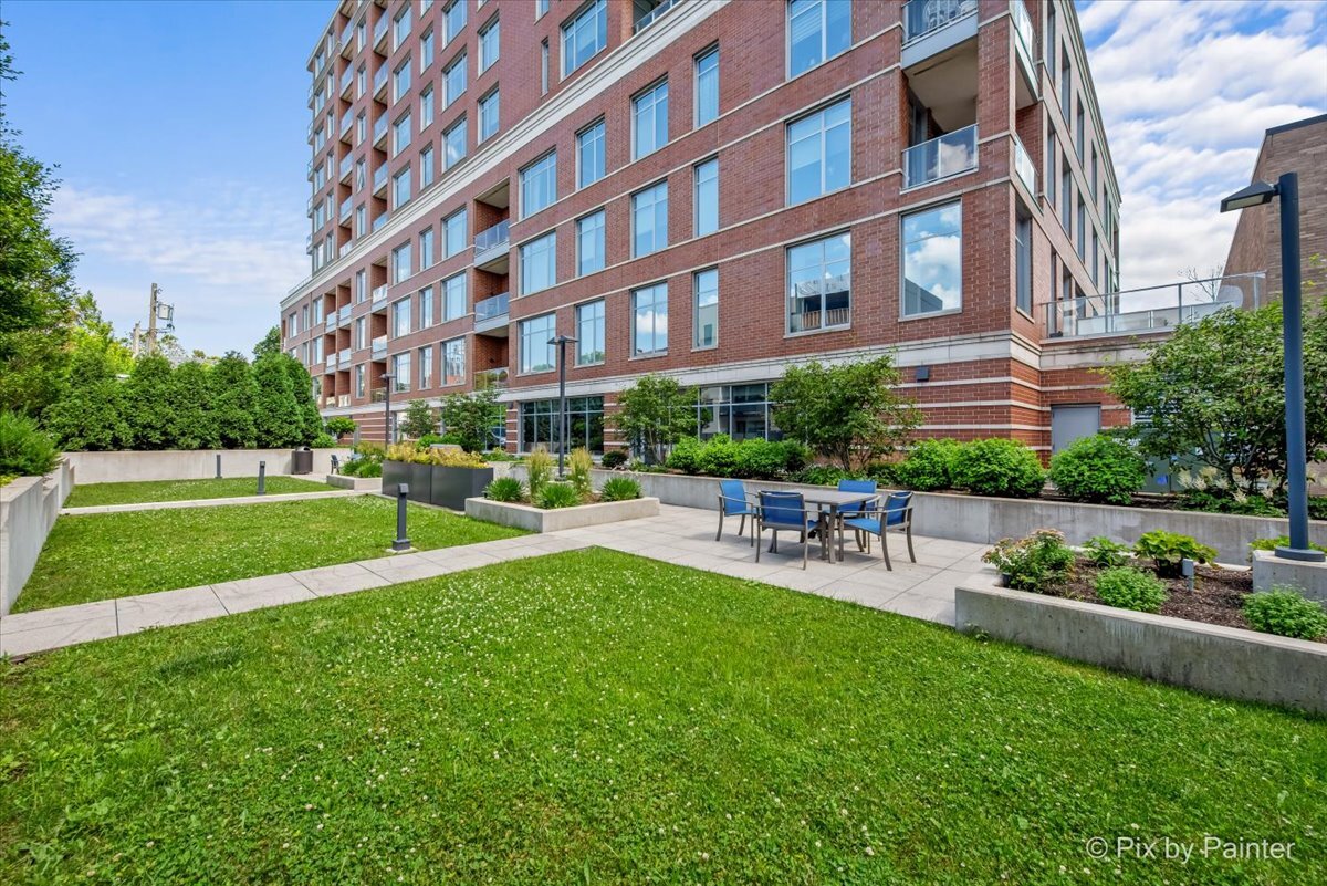 540 W Webster Avenue Unit: 908