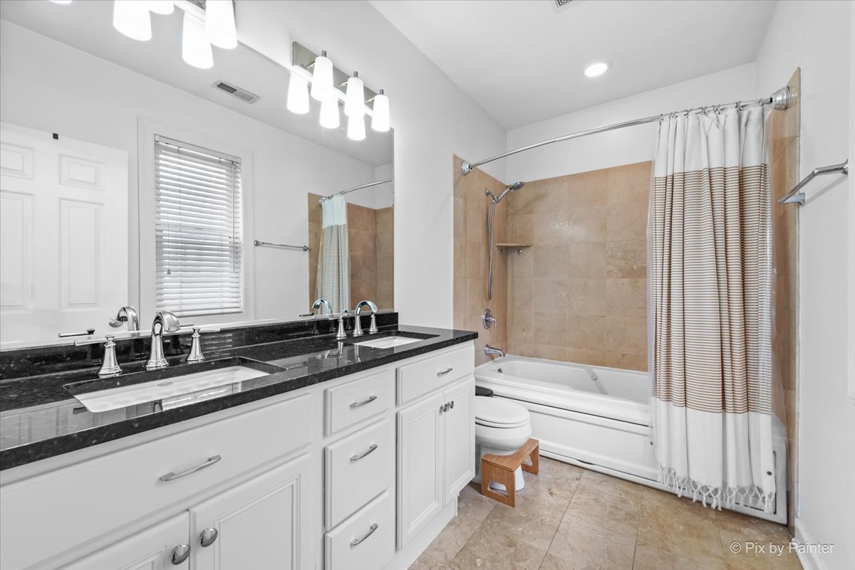 1124 W Diversey Parkway Unit: 2W