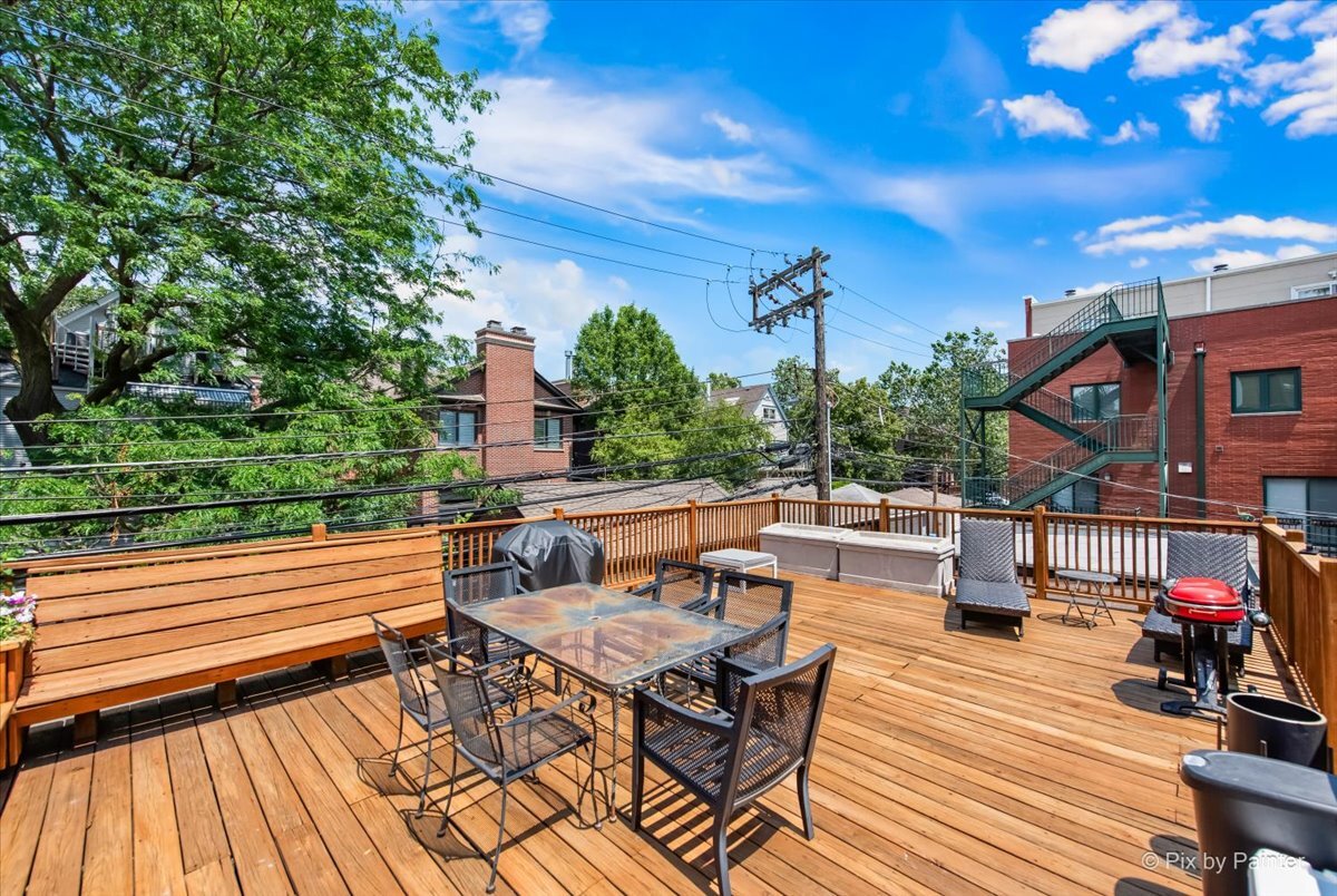 1124 W Diversey Parkway Unit: 2W