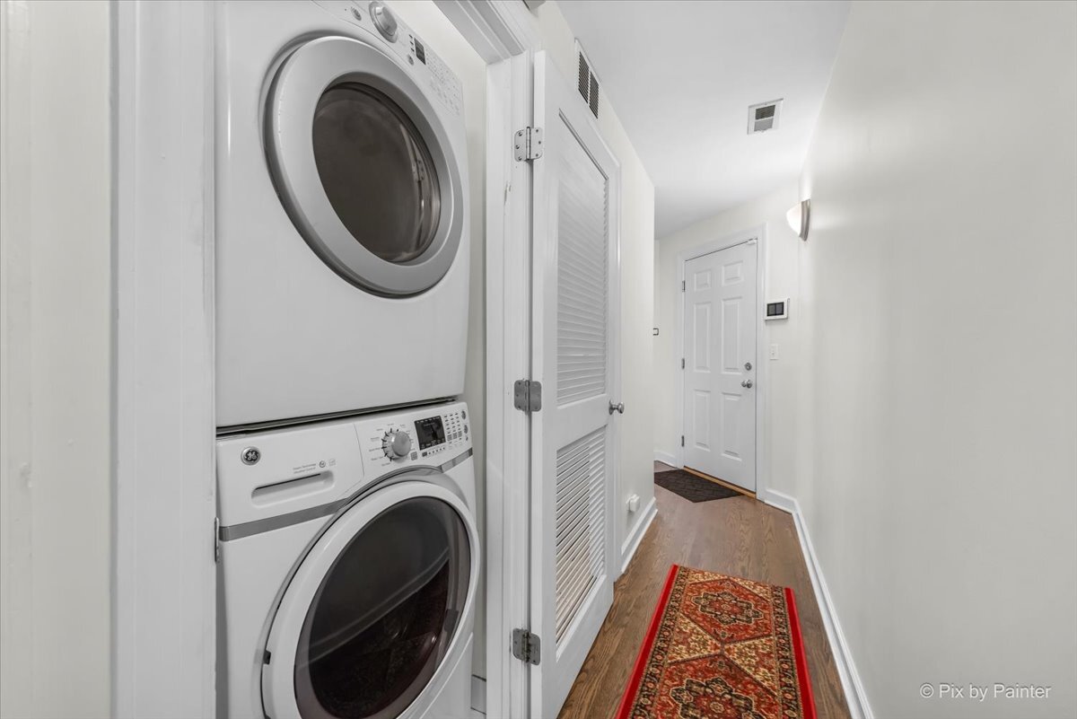 1124 W Diversey Parkway Unit: 2W