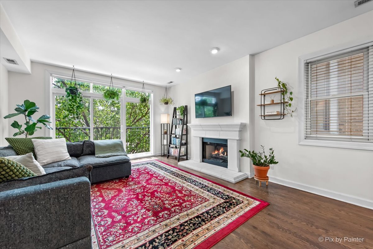 1124 W Diversey Parkway Unit: 2W