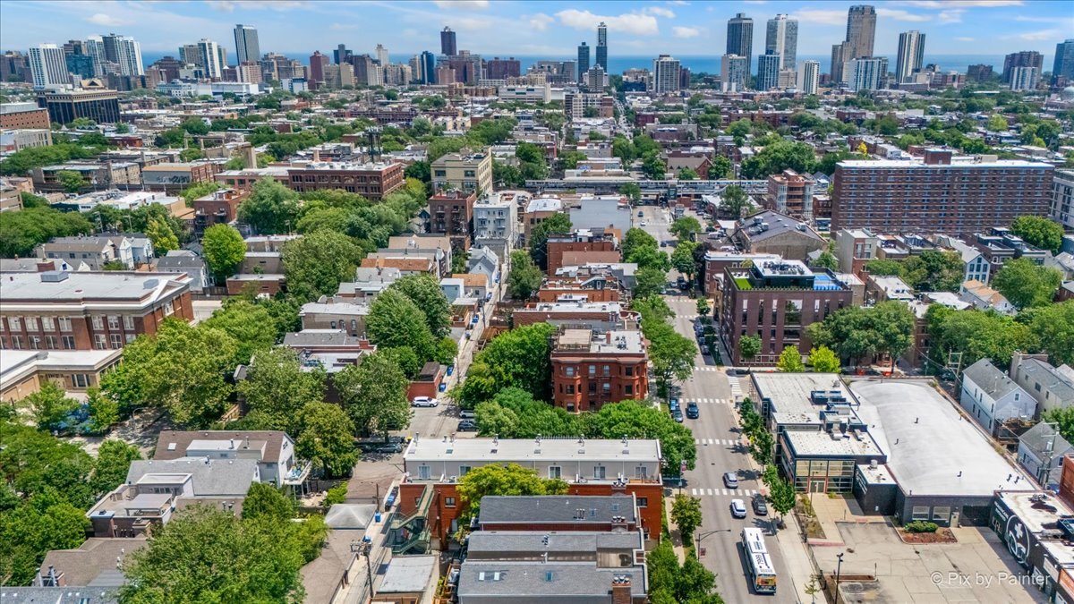 1124 W Diversey Parkway Unit: 2W