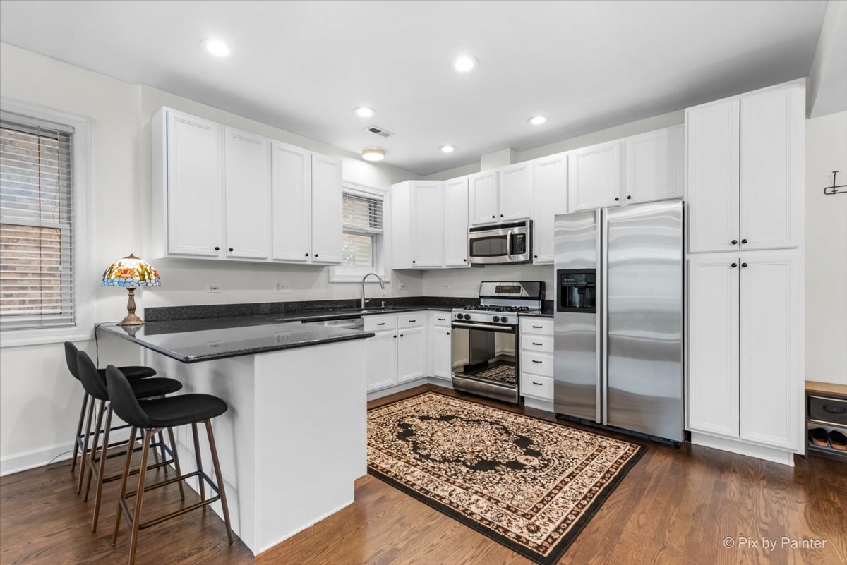 1124 W Diversey Parkway Unit: 2W