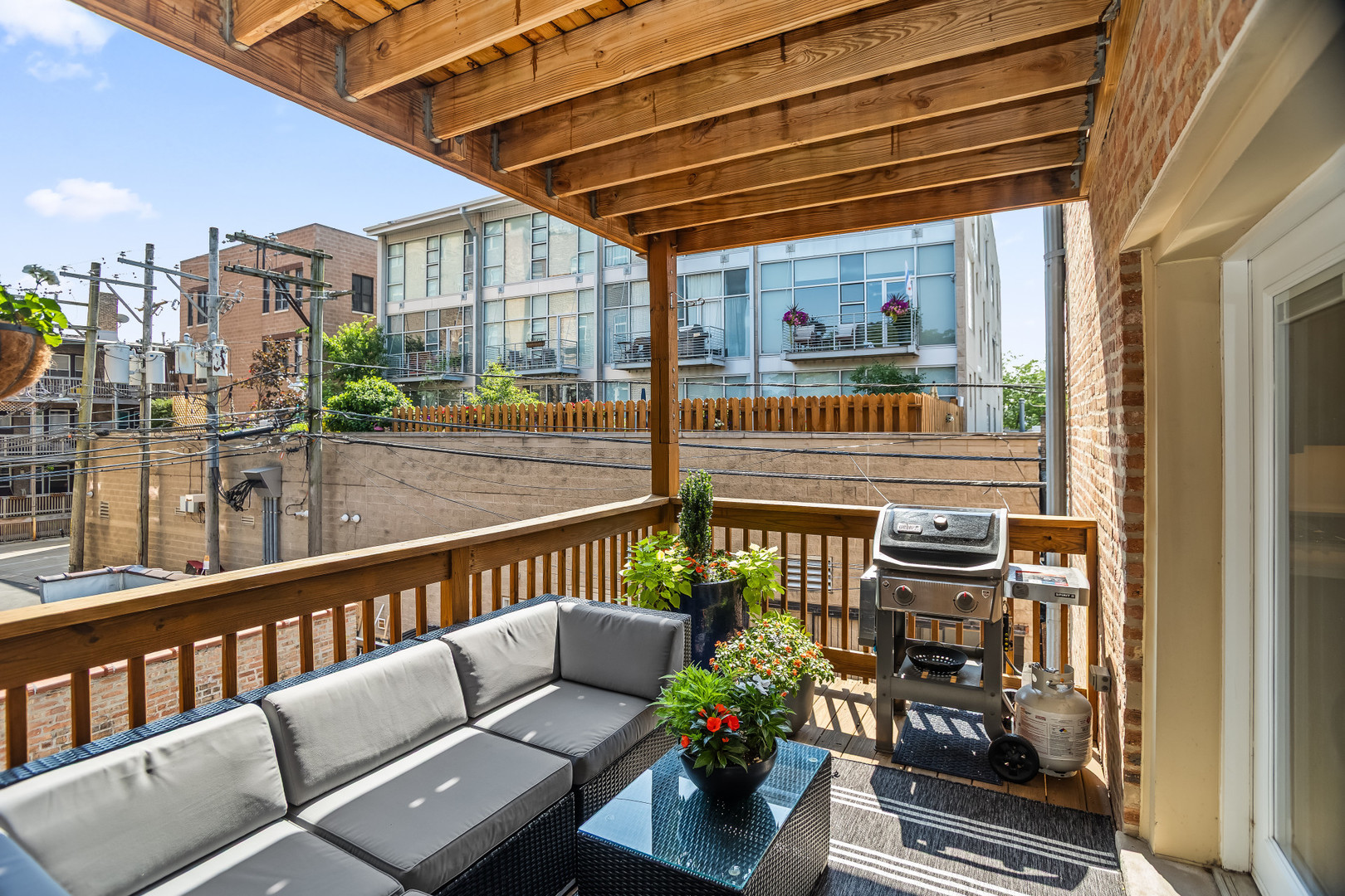 1475 W Winona Street Unit: 2