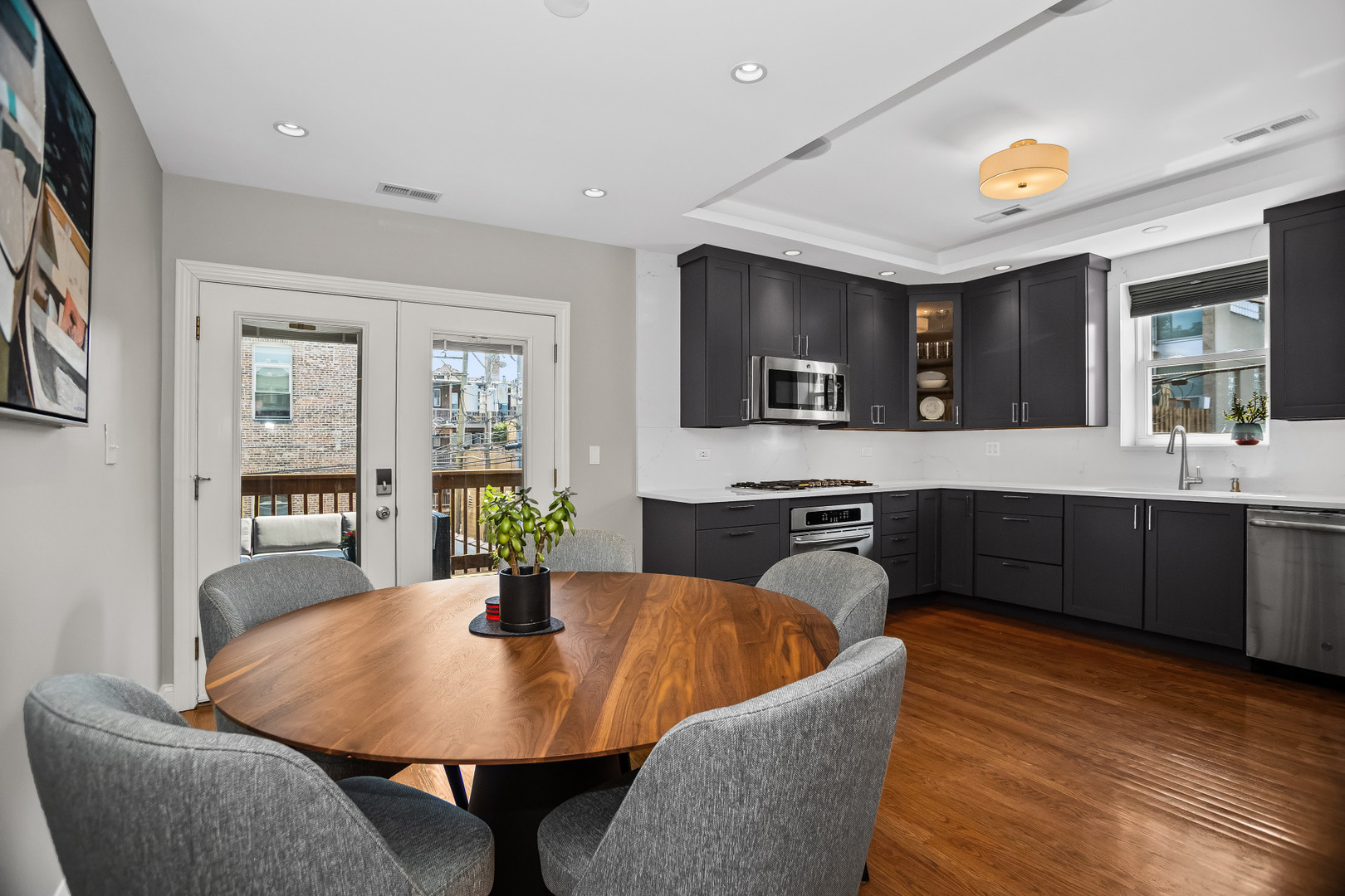 1475 W Winona Street Unit: 2