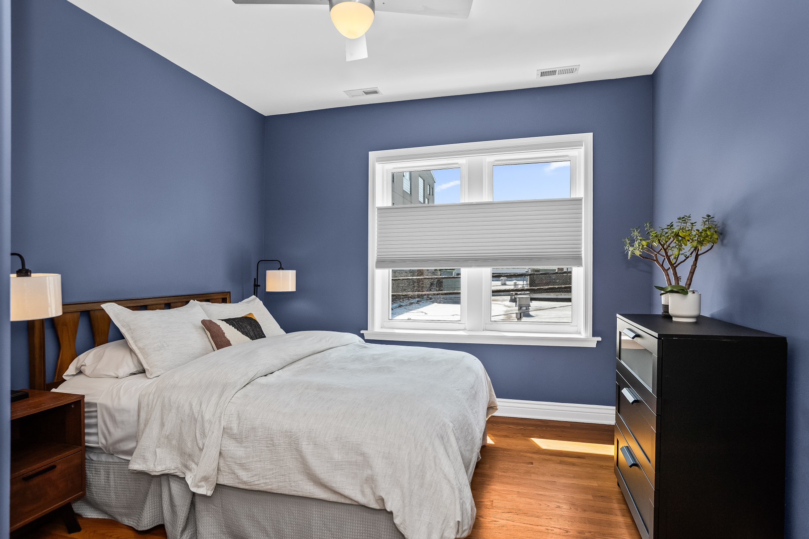 1475 W Winona Street Unit: 2