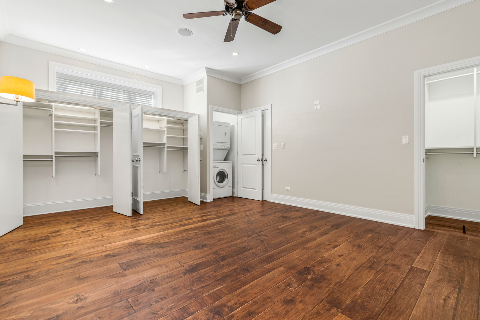 1028 W WOLFRAM Street Unit: 1F