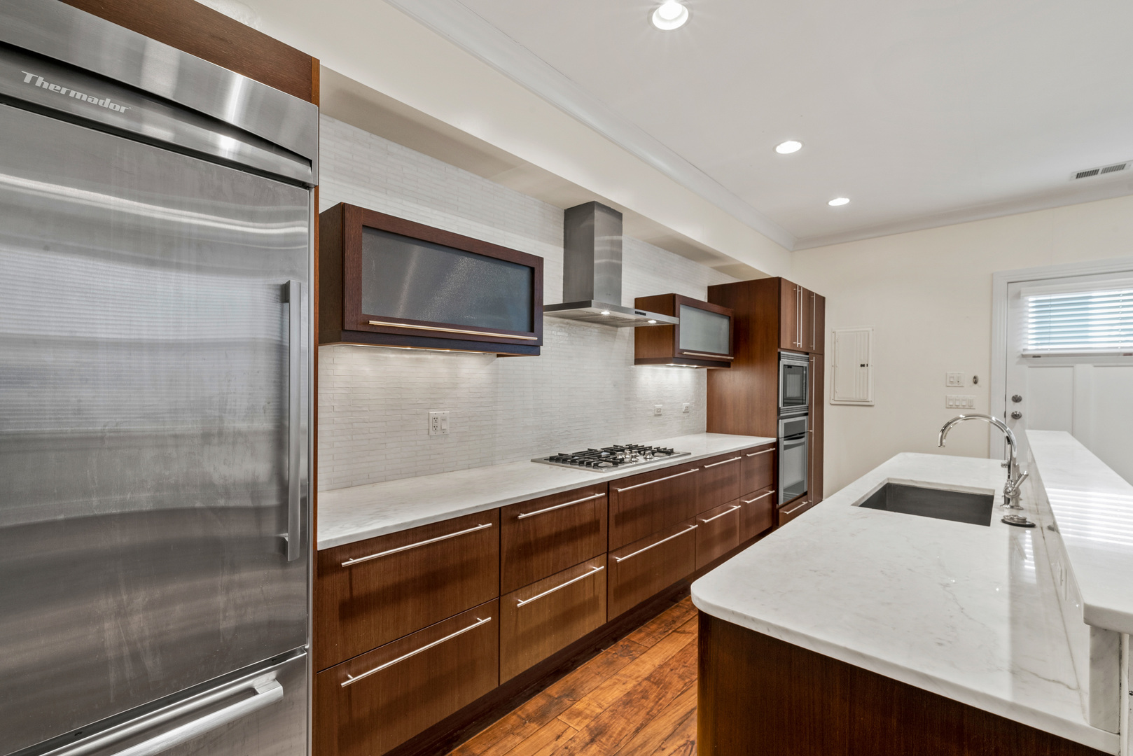 1028 W WOLFRAM Street Unit: 1F