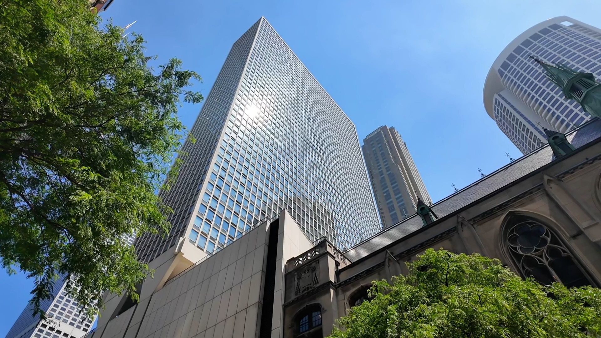 111 E Chestnut Street Unit: 16K
