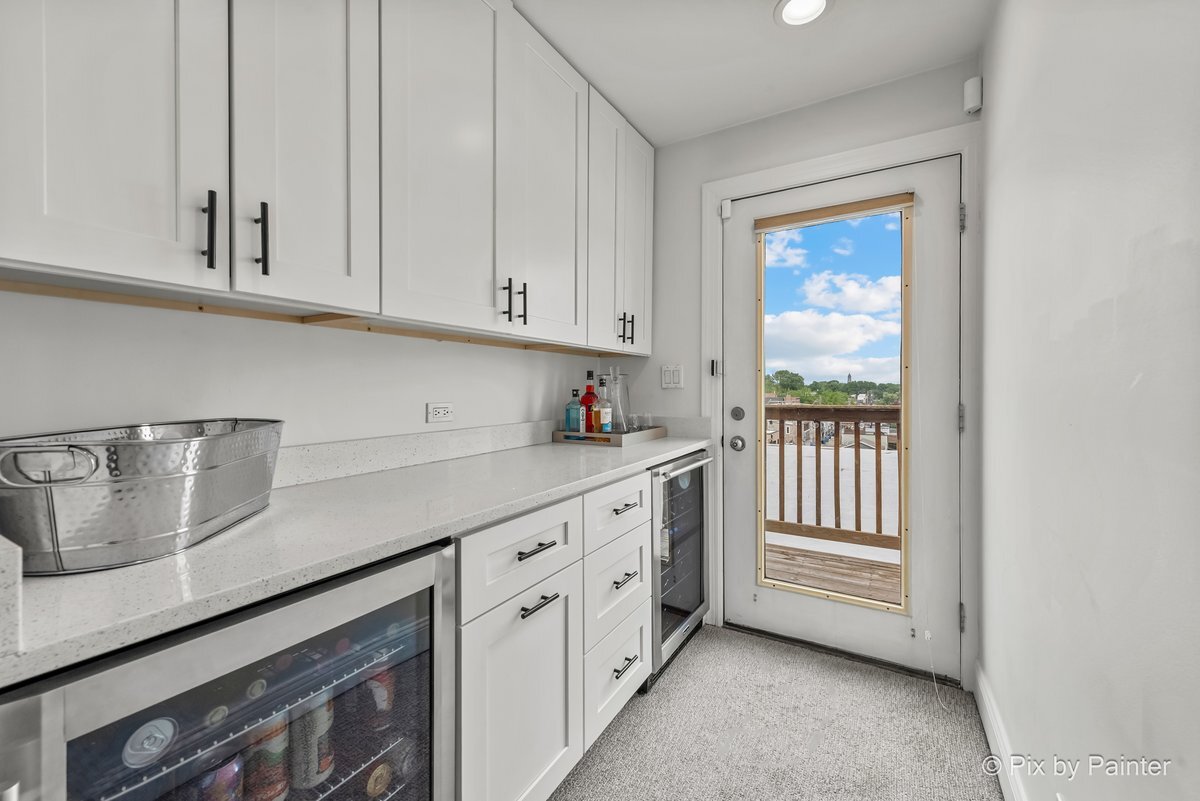 2142 W ROSCOE Street Unit: 3C
