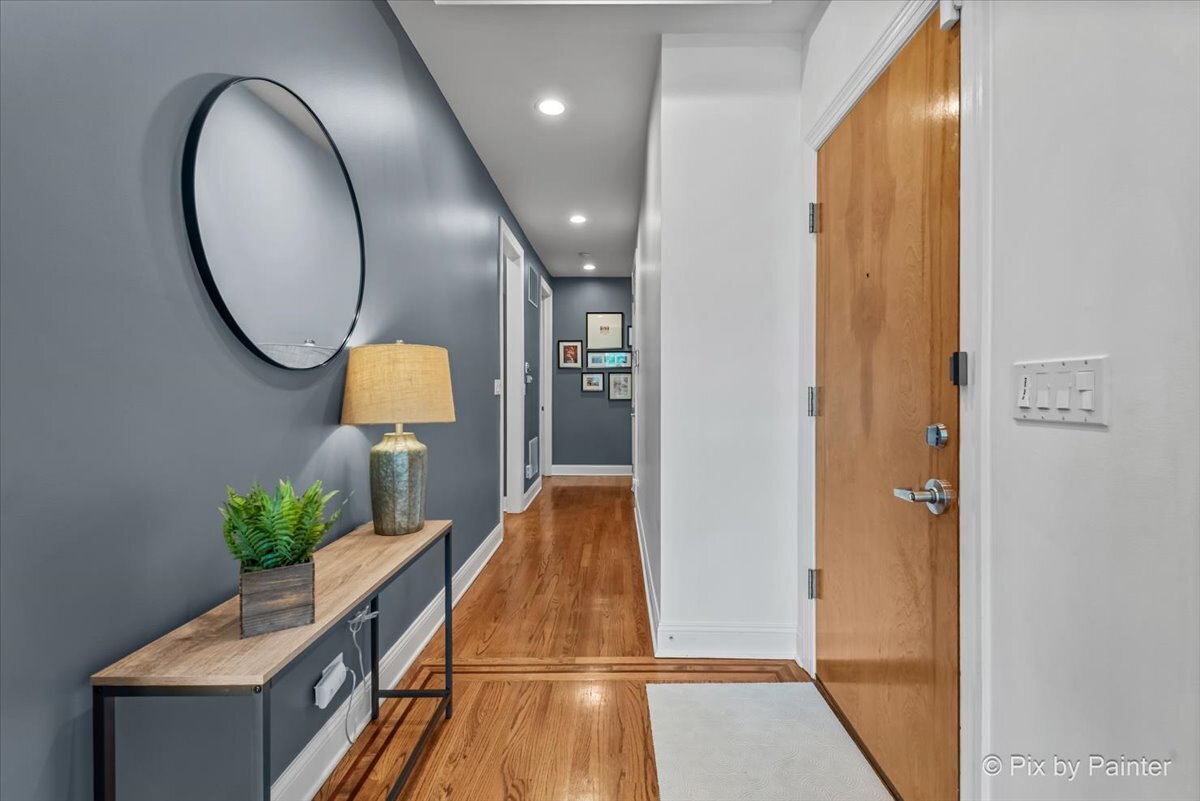 2142 W ROSCOE Street Unit: 3C
