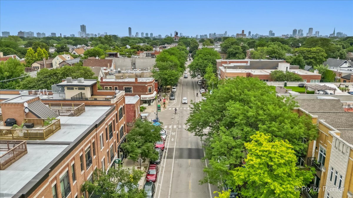 2142 W ROSCOE Street Unit: 3C