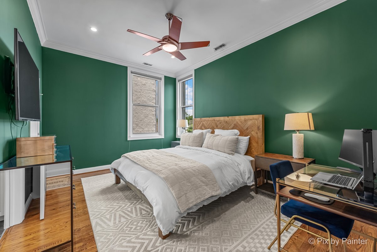 2142 W ROSCOE Street Unit: 3C