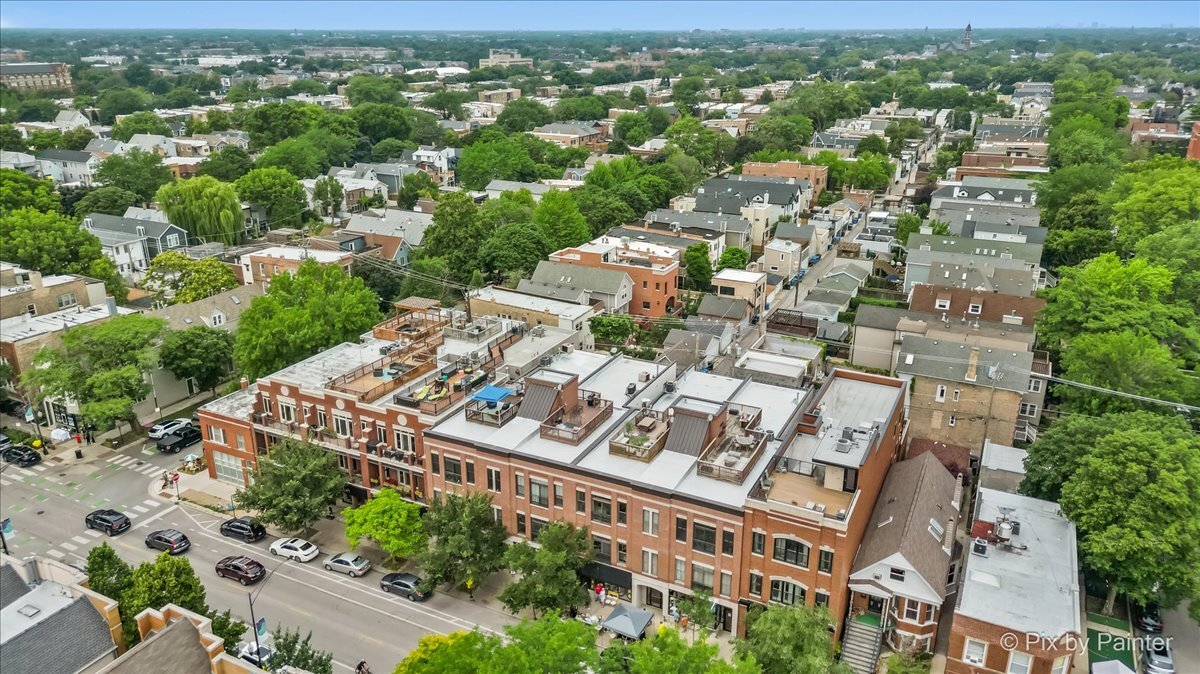 2142 W ROSCOE Street Unit: 3C