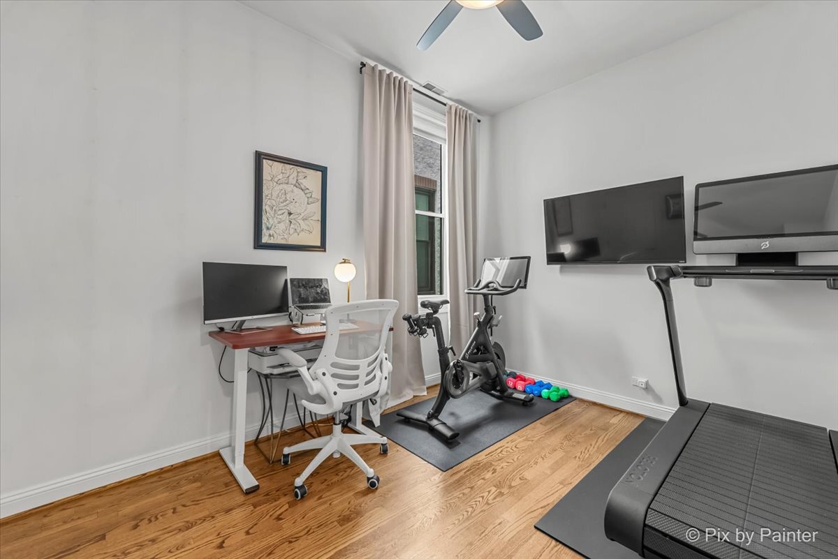 2142 W ROSCOE Street Unit: 3C