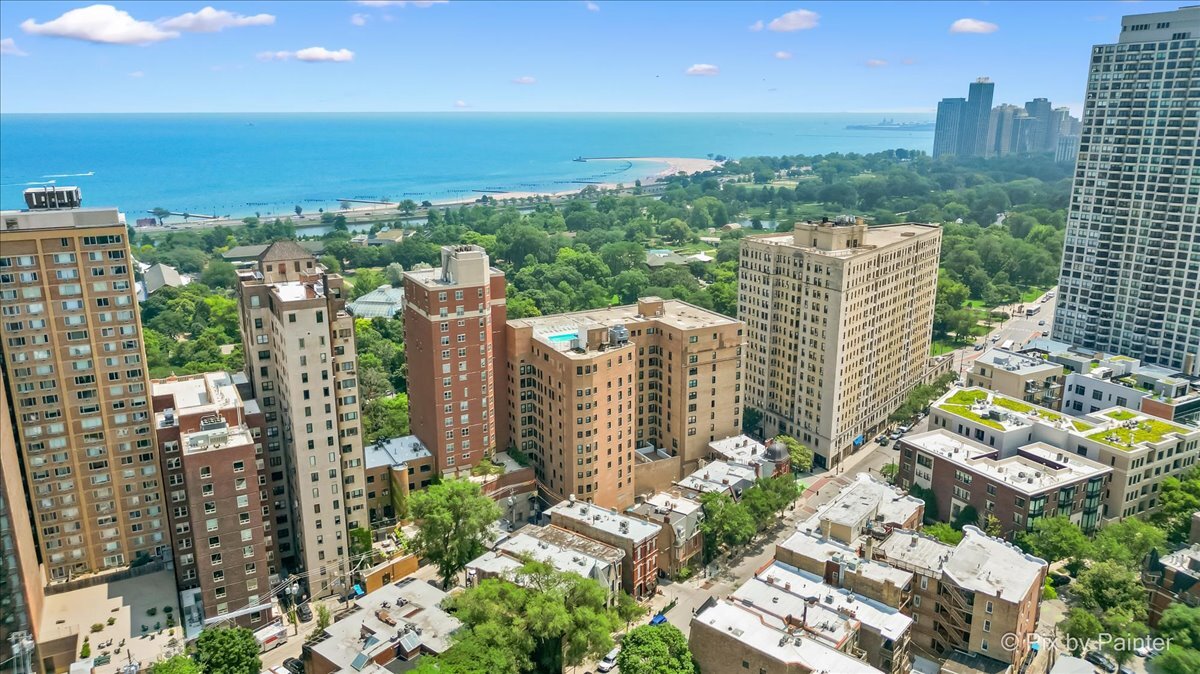 2123 N CLARK Street Unit: 3R
