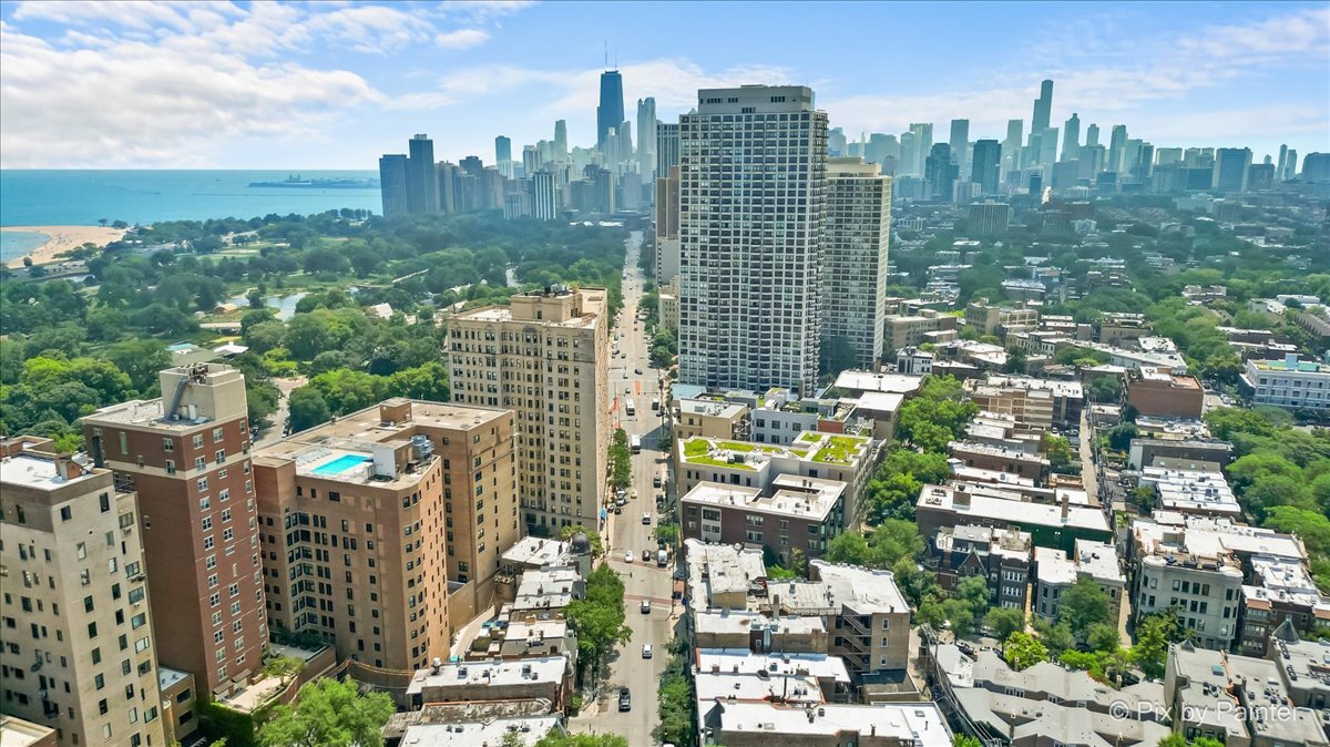 2123 N CLARK Street Unit: 3R