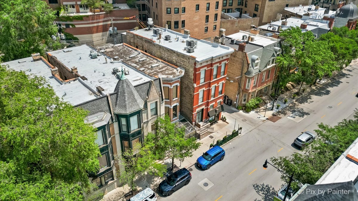 2123 N CLARK Street Unit: 3R