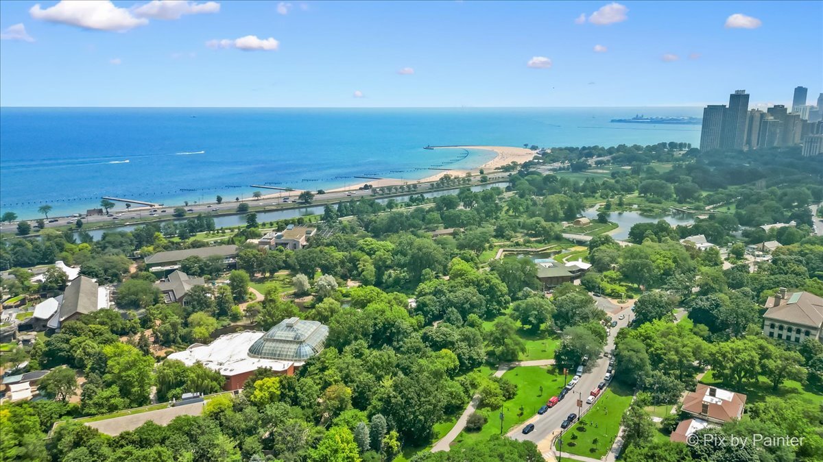 2123 N CLARK Street Unit: 3R