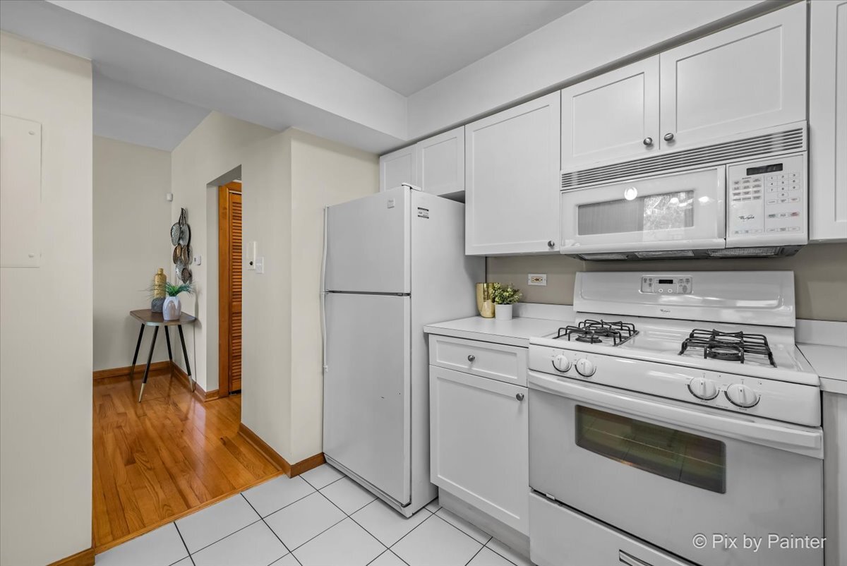 2123 N CLARK Street Unit: 3R