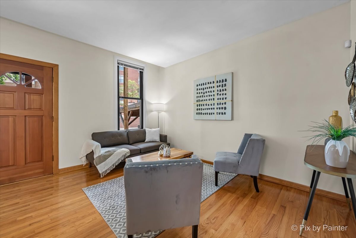 2123 N CLARK Street Unit: 3R