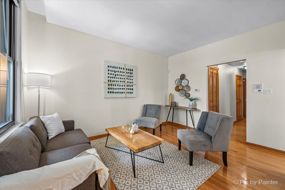 2123 N CLARK Street Unit: 3R