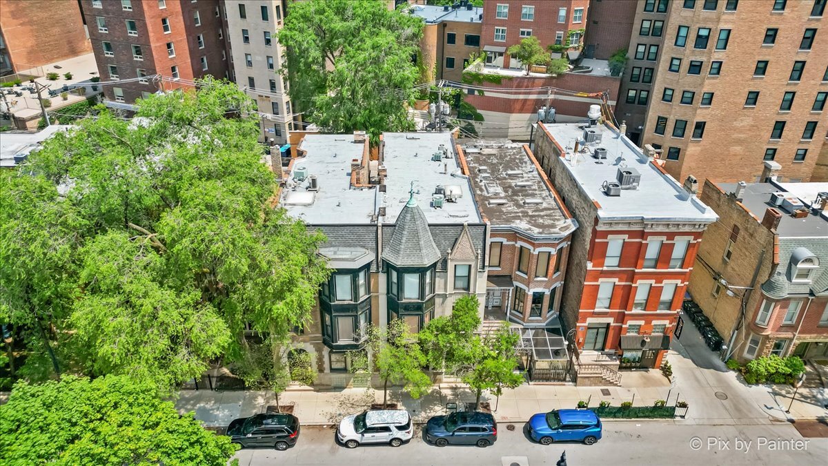 2123 N CLARK Street Unit: 3R