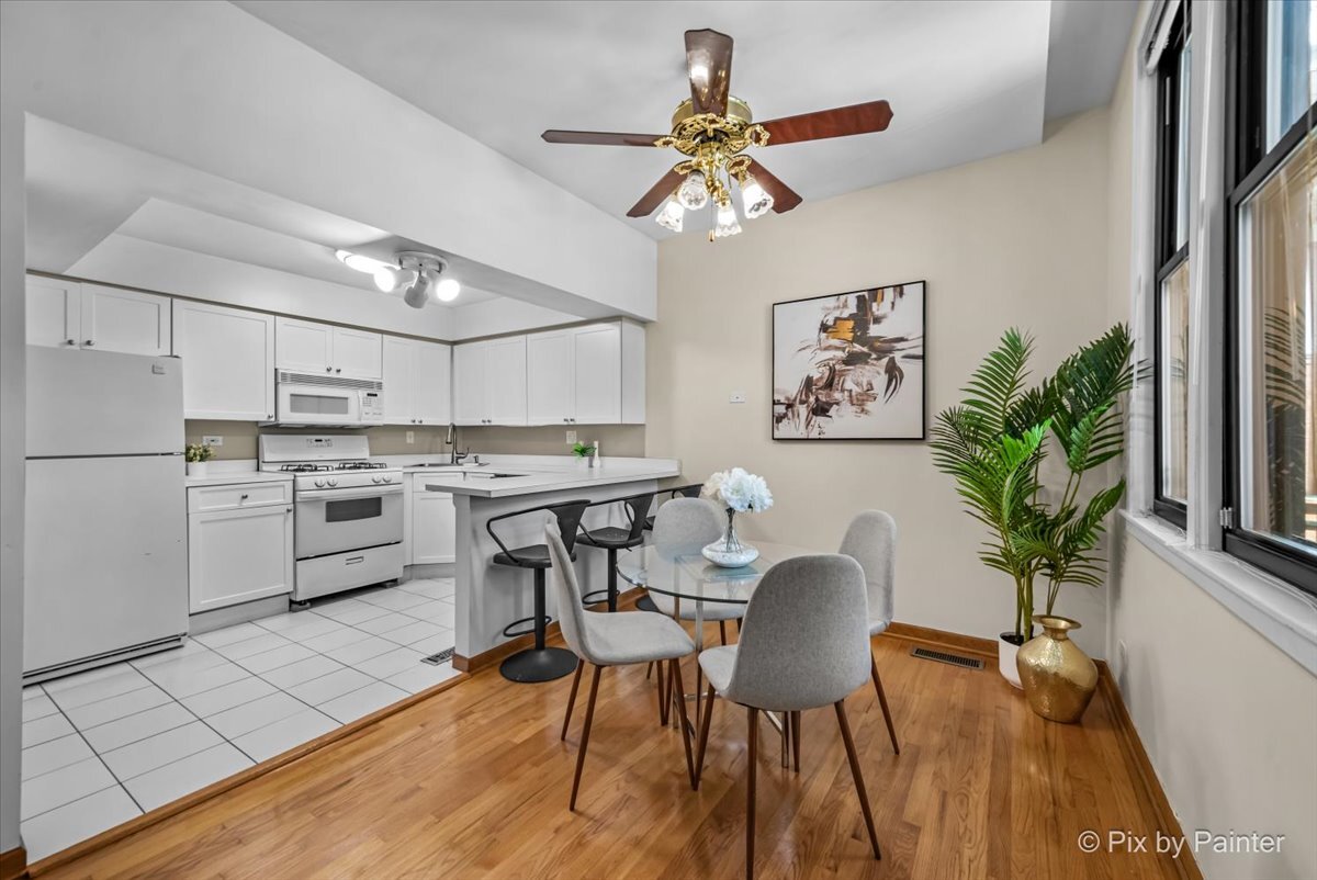 2123 N CLARK Street Unit: 3R