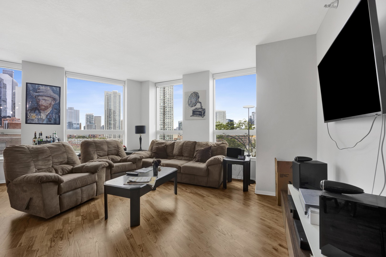 600 N Kingsbury Street Unit: 802