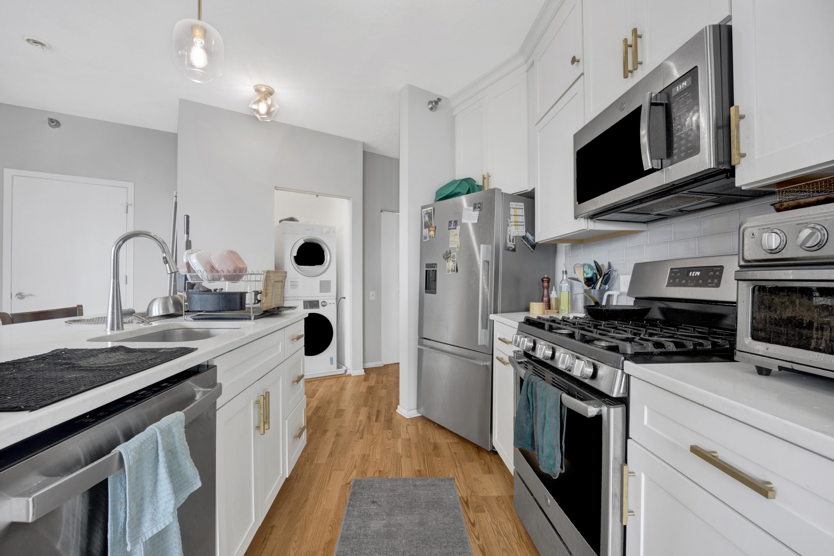 600 N Kingsbury Street Unit: 802